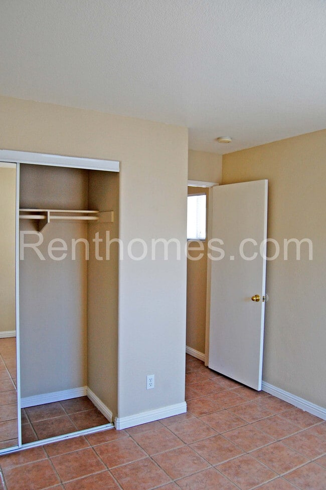 Building Photo - 11867 Spruce Run Dr