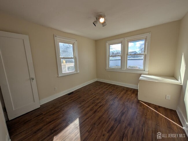 Building Photo - 11 S Holly Ave