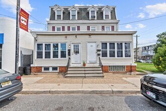 Building Photo - 206 N Broadway