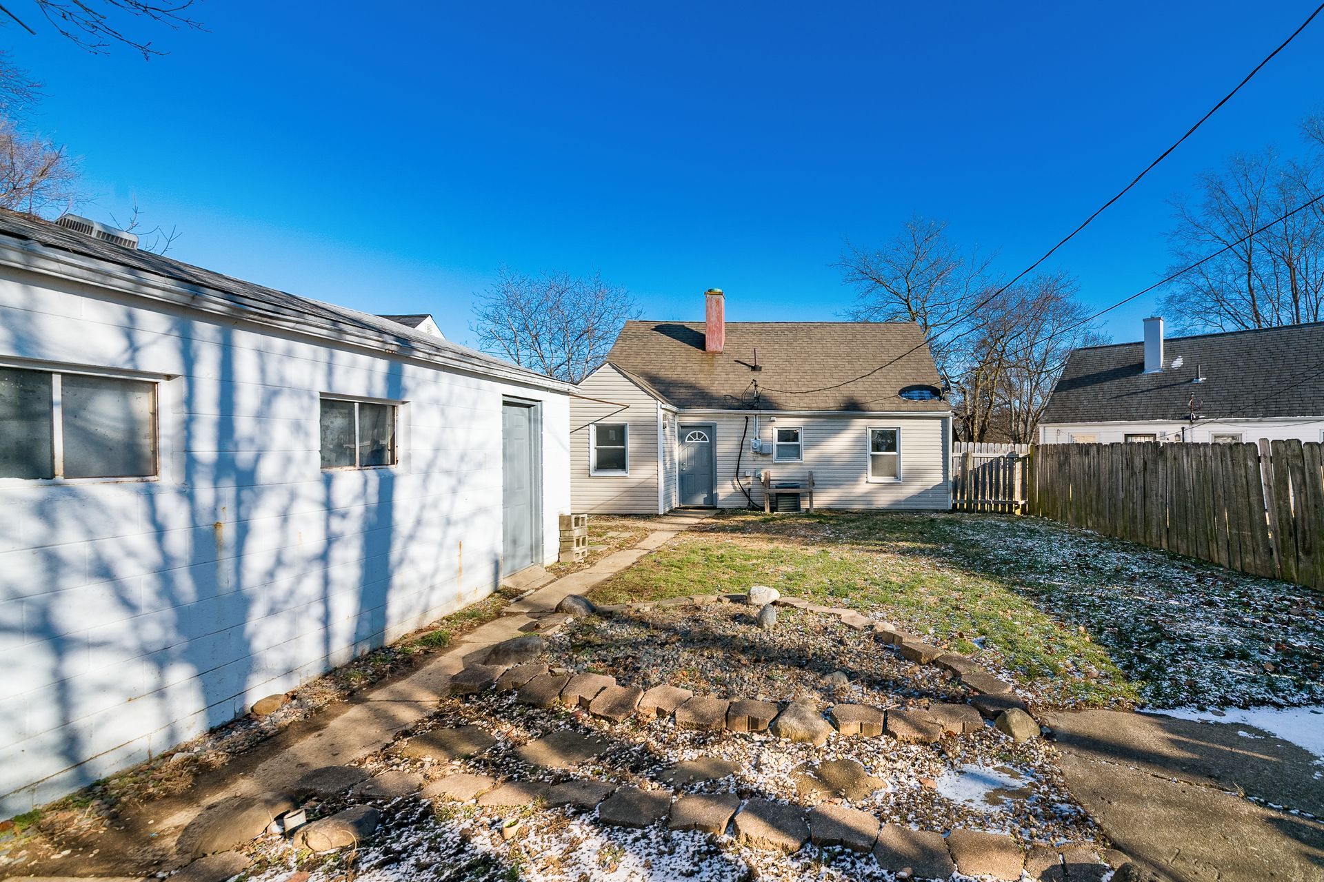 Building Photo - 2861 Woodland Ave