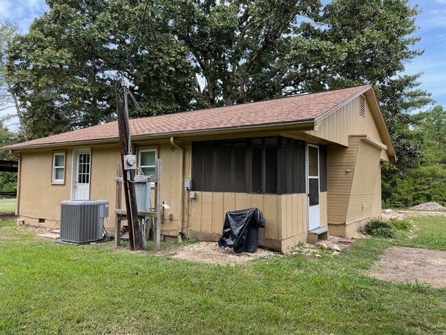 Building Photo - 2 bdrm singlewide with additions