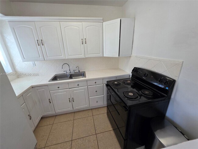 Building Photo - 7501 Byron Ave