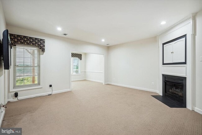 Building Photo - 4524 Fair Valley Dr