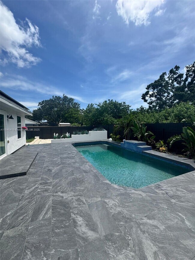 Building Photo - 3415 55th Dr E