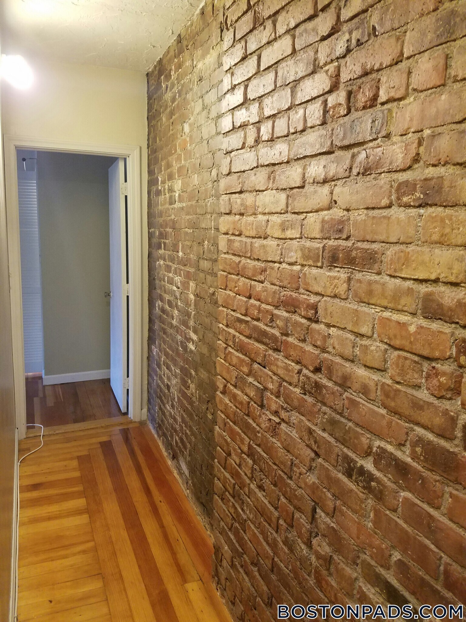 Building Photo - 9 Saybrook St