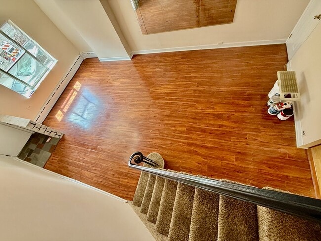 Building Photo - Spacious 3 BR / 1 BA HOUSE in Great South Philly location w/ Hardwood Flooring-Nice Kitchen-Washe...