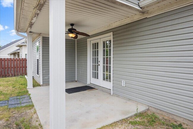 Building Photo - 2121 Grv Lndg Wy