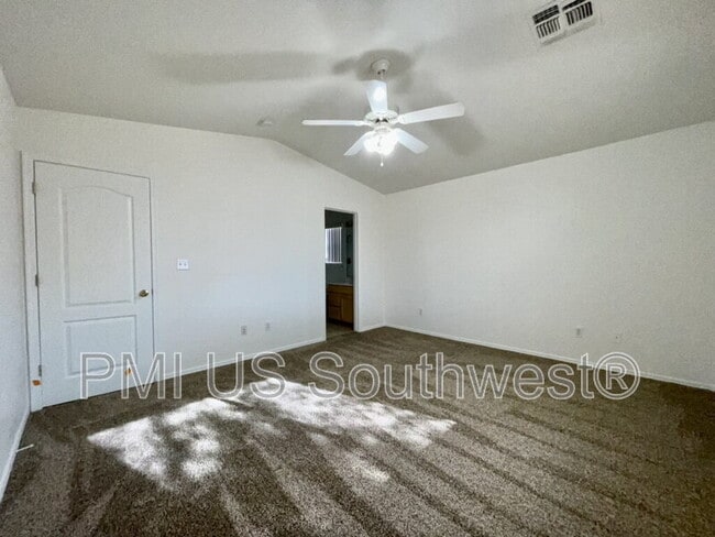 Building Photo - 4891 S Rinaldi Dr