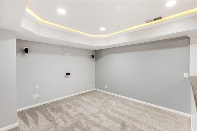 Building Photo - 51 Pine Way