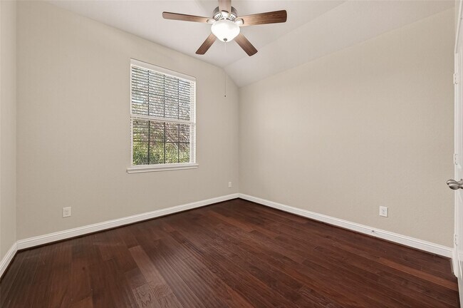 Building Photo - 107 Angel Hollow Ln