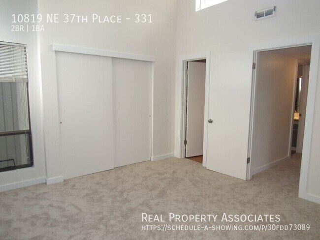 Building Photo - 10819 NE 37th Pl