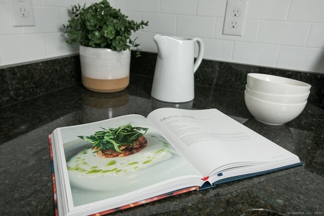 Building Photo - 225 Lordship Blvd