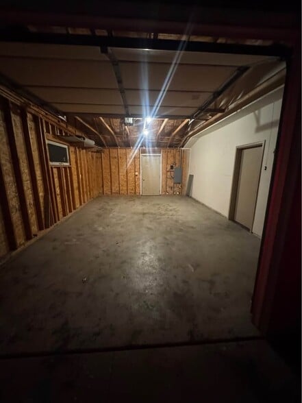 Building Photo - 112 Becker St