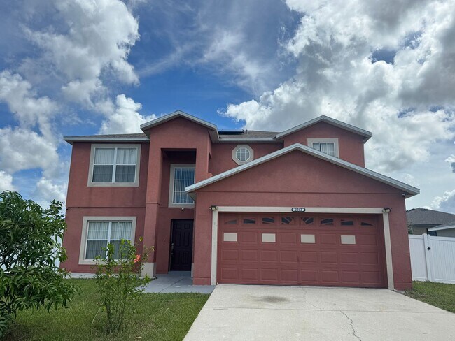 Building Photo - FULLY FENCED YARD + SOLAR PANELS + WATER F...
