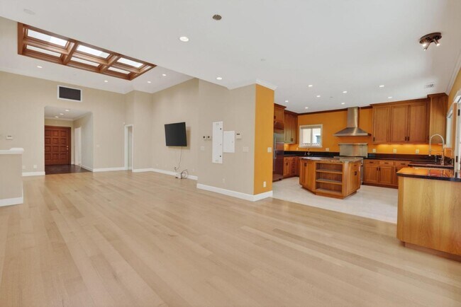 Building Photo - 18270 Baylor Ave