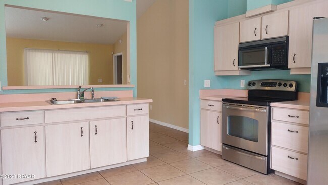 Building Photo - 4568 Woodcove Dr