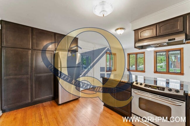 Building Photo - Available Now in Fenton!!!