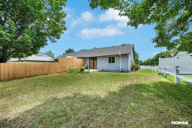 Building Photo - Newly Renovated 4BR Duplex in SW Loveland