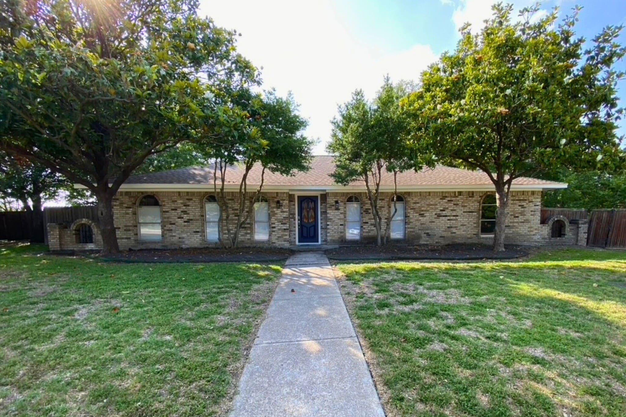 Building Photo - 2917 Las Palmas Ln