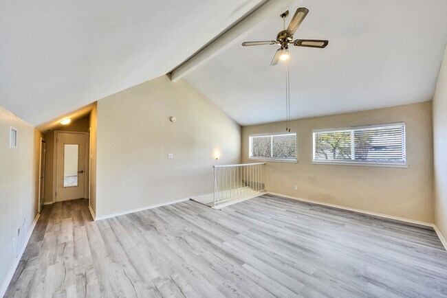 Building Photo - 8219 Summer Side Dr