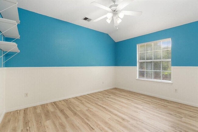 Building Photo - 15224 Calaveras Dr