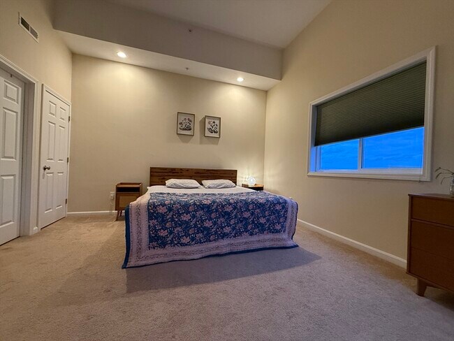 Building Photo - 32 John Hancock Dr