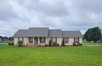 Building Photo - 119 Broomsage Cir