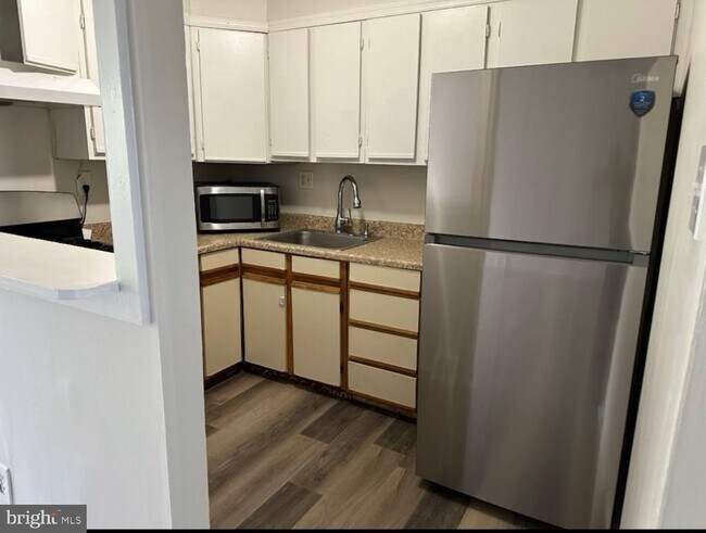 Building Photo - 12470 Knights Rd