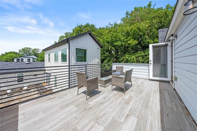 Building Photo - 408 W 55th St