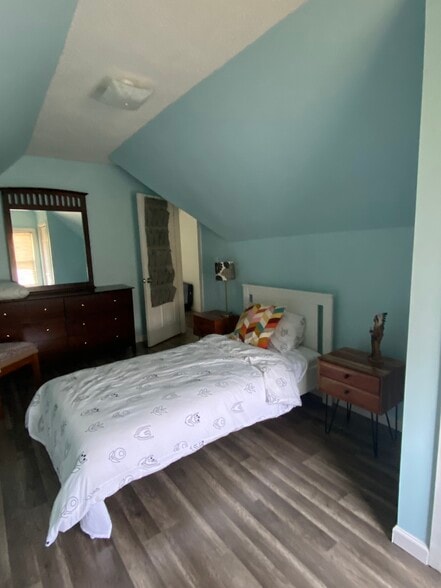 3rd bedroom - 6 Robbins Ct