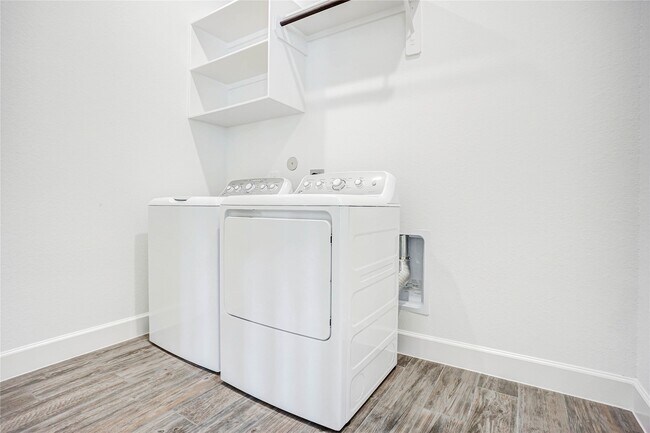 Building Photo - 9814 Chapman Trl