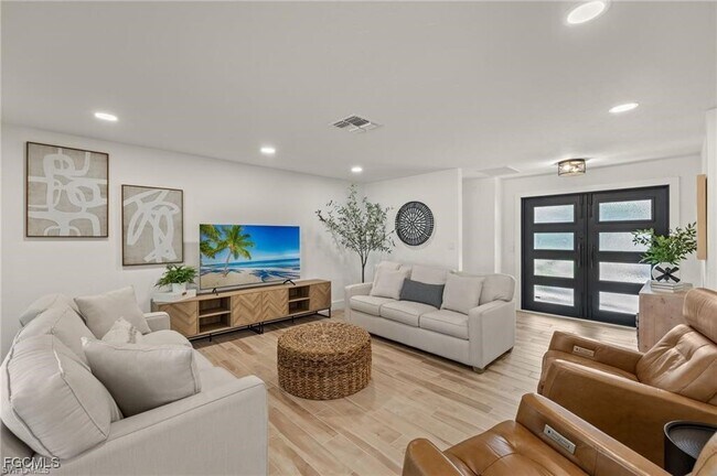 Building Photo - 6822 Griffin Blvd