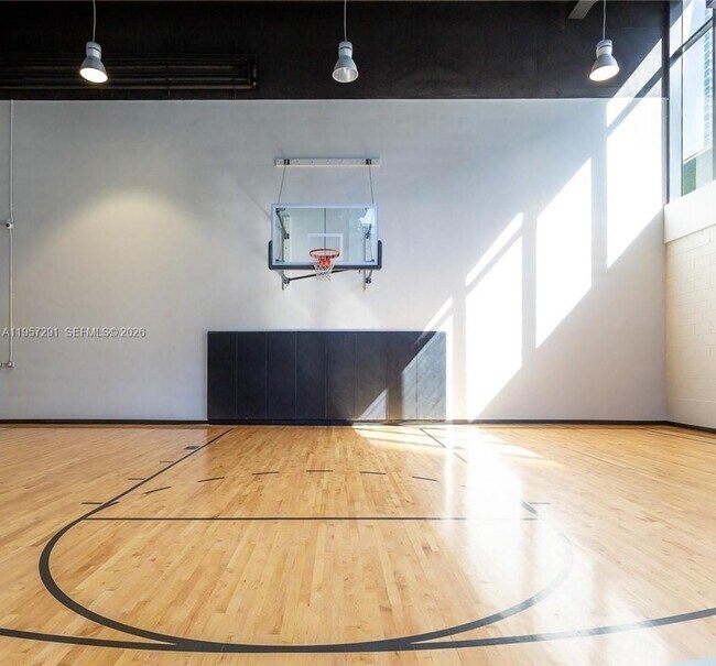 Building Photo - 1010 Brickell Ave