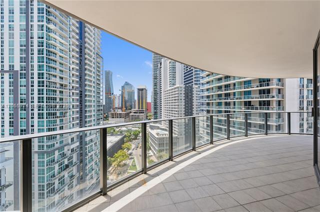 Building Photo - 1000 Brickell Plz