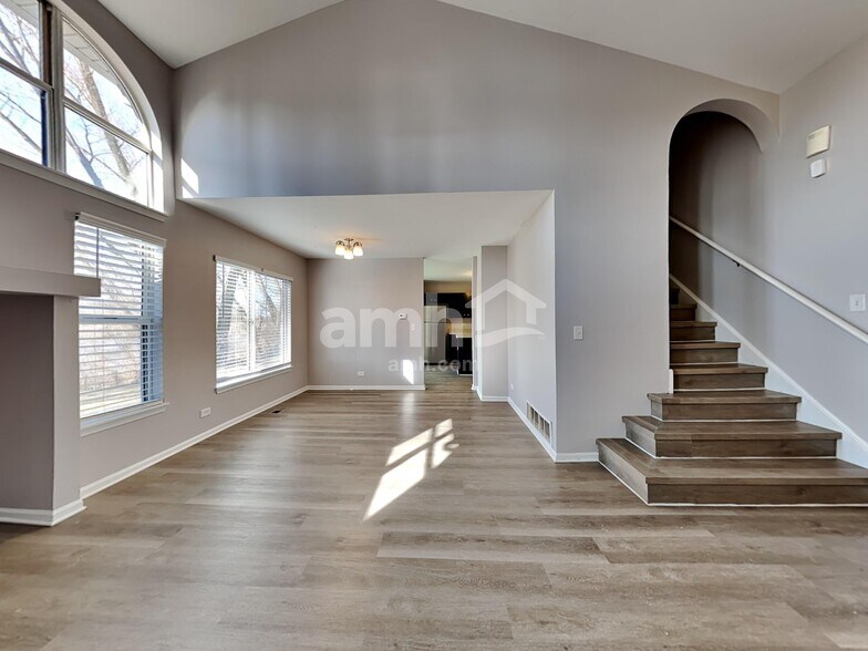 Building Photo - 15 Larkspur Ct