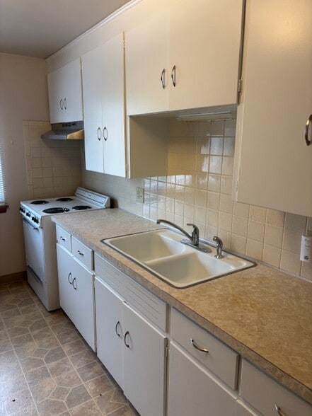 Building Photo - 27 Forrestal Ln