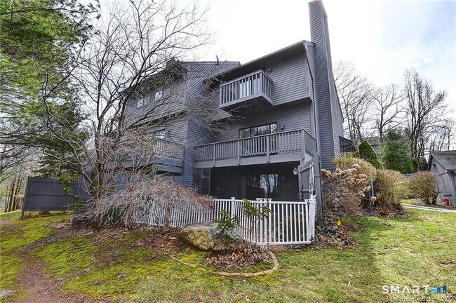 Building Photo - 334 Conestoga Way