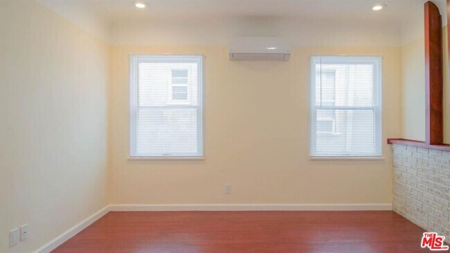 Building Photo - 1437 Ridgeley Dr