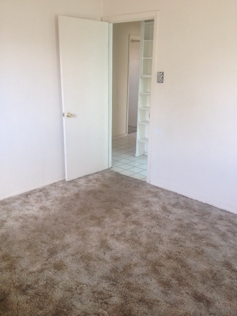 Building Photo - CORNER LOT- HAS FIREPLACE AND A DEN