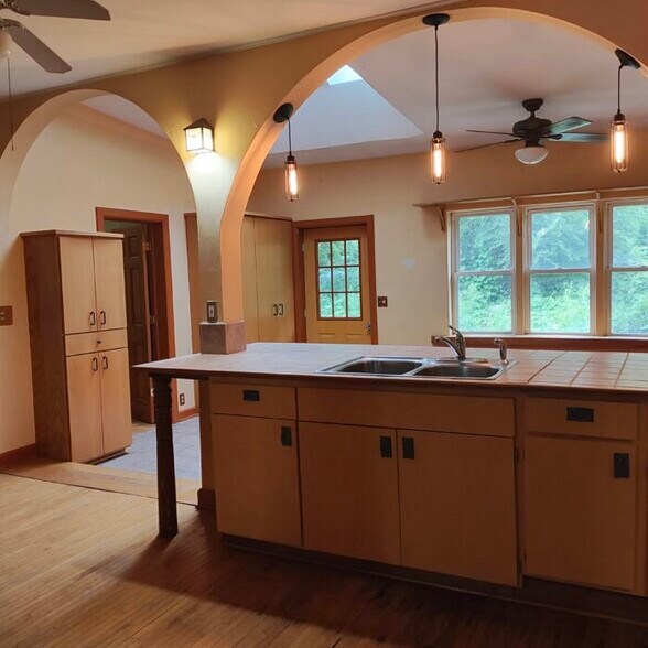 Kitchen - 116 S Main St