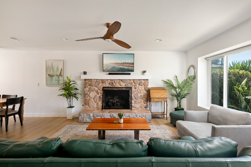 Building Photo - 1123 Balour Dr