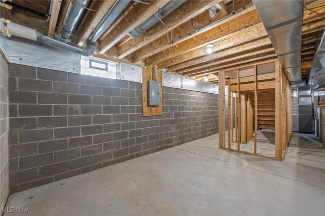 Building Photo - 1928 W 48th St