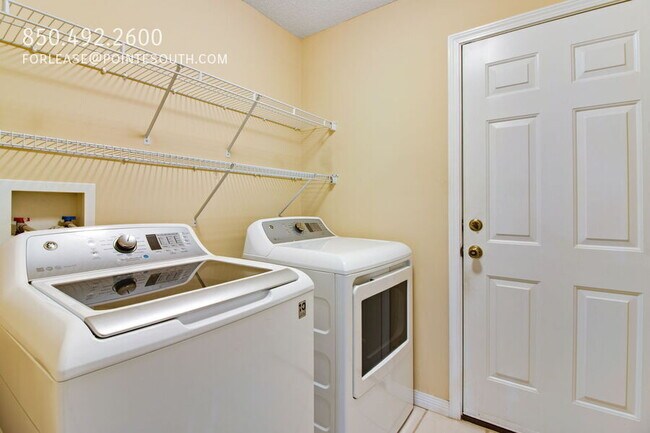 Building Photo - 366 Bay Tree Dr