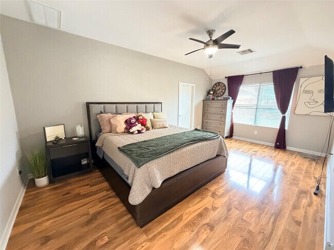 Building Photo - 1807 Emerson Ridge Dr