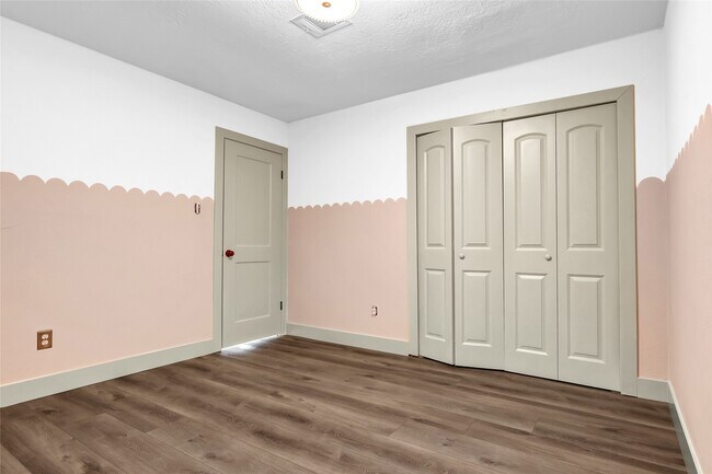 Building Photo - 10115 Kirkbluff Dr