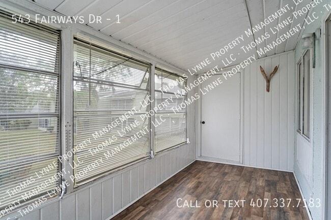 Building Photo - 543 Fairways Dr