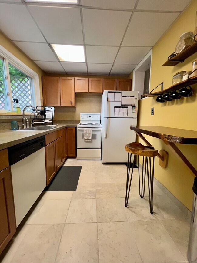Building Photo - Stunning 2-Bedroom Townhouse in Manayunk! Available NOW!