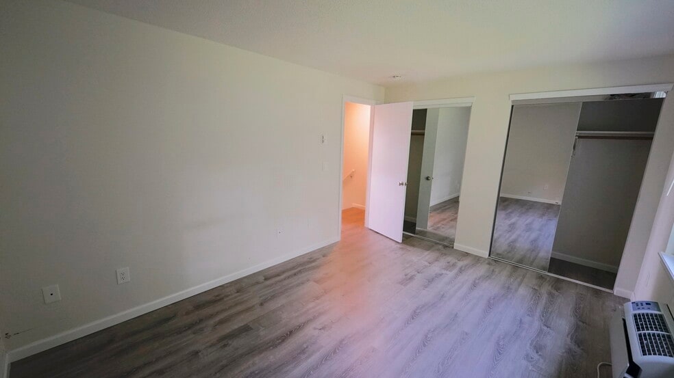 Building Photo - 64 Crystal Ln