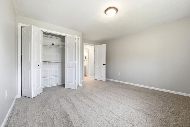 Building Photo - 3735 Richlawn Rd