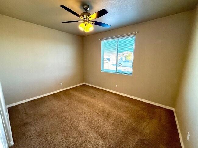 Building Photo - Beautiful 3 Bedroom with 3 Car Garage- Available Now!